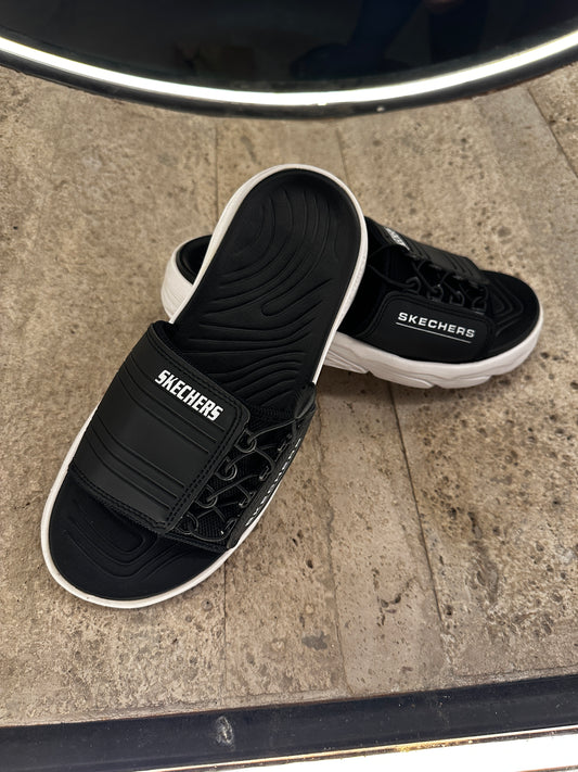 SKECHERS MEN’S SLIPPERS