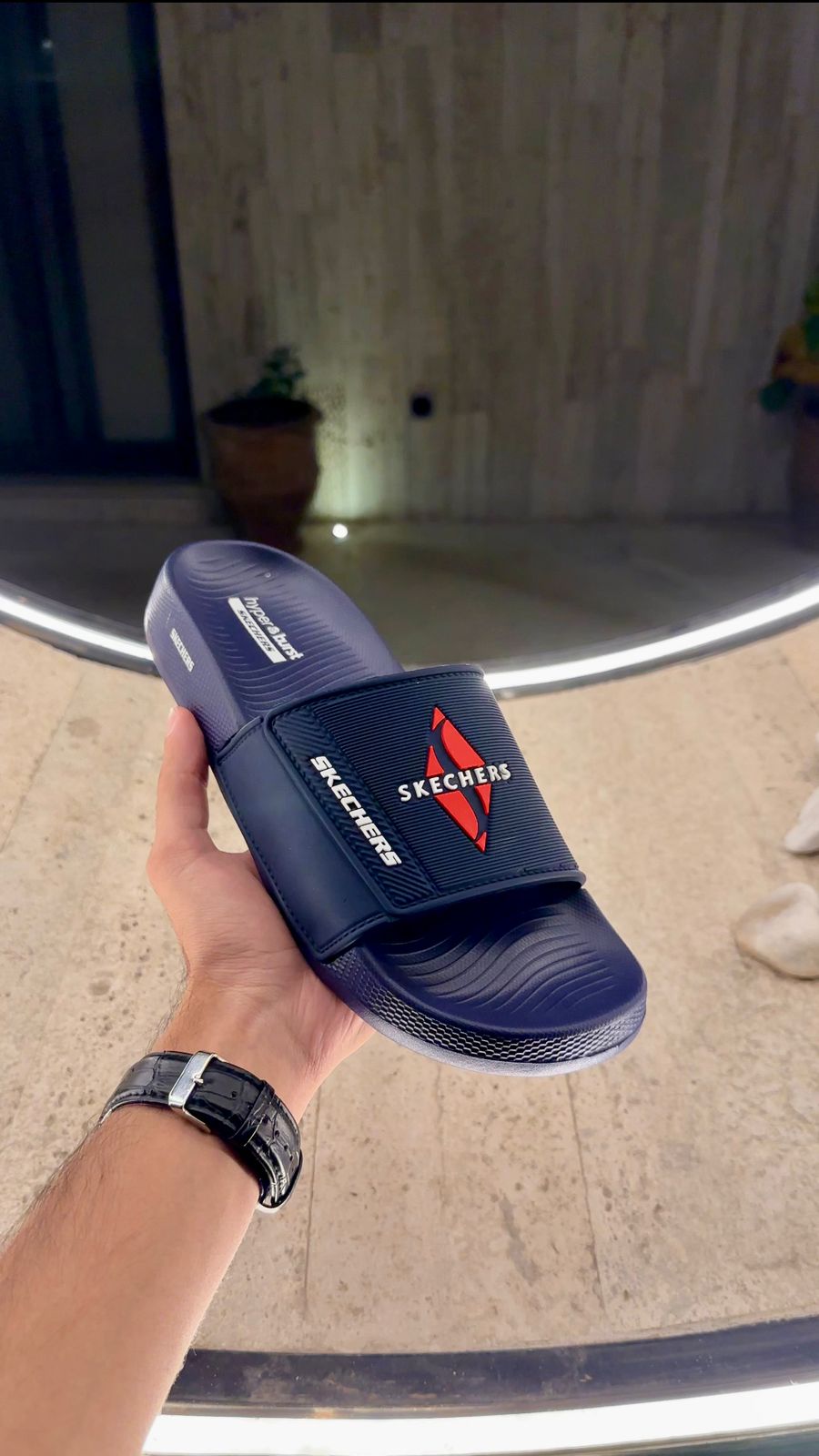 SKECHERS MEN’S SLIPPERS